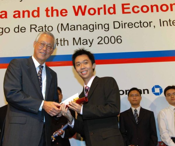 Economics tutor Singapore